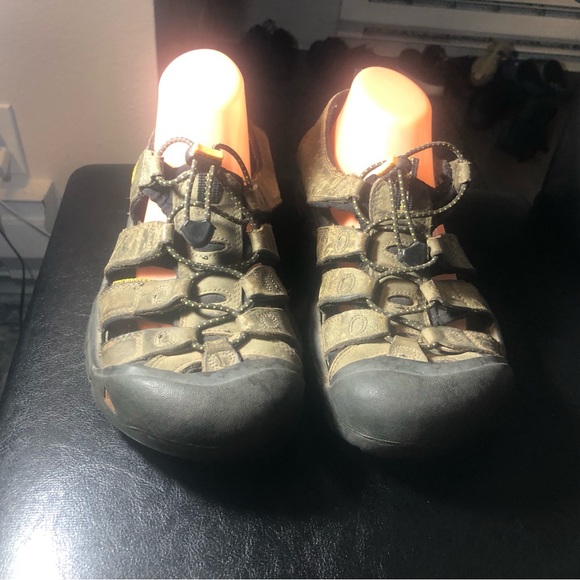 Keen Men’s Olive Yellow Slip On Water Shoes Waterproof Sport Sandals Size 10 - Picture 2 of 15